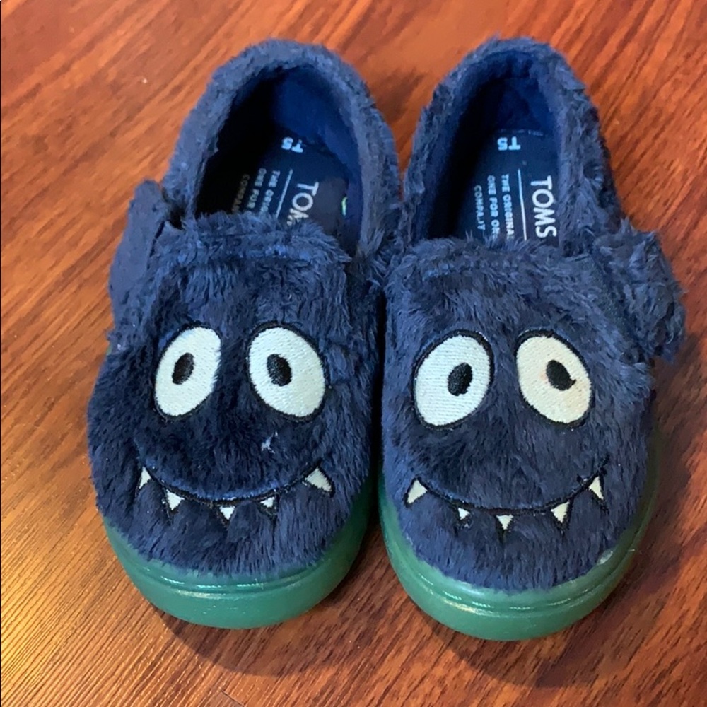 Toddler Fuzzy monster Toms sneakers